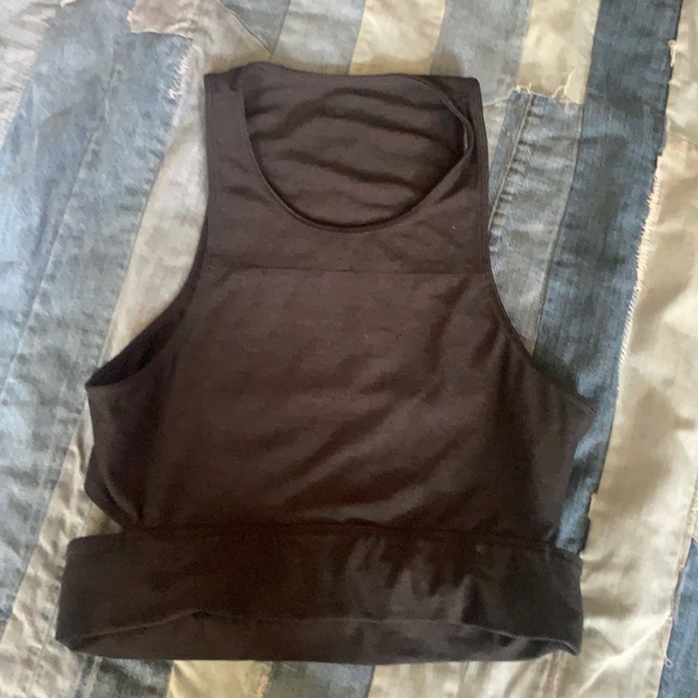 Outdoor voiced slash back crop